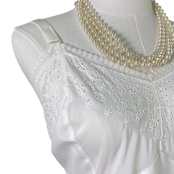 Vintage 50s Grandma White Bias-Cut Embroidered Lacy Full Slip Dress Size M - Picture 8 of 15